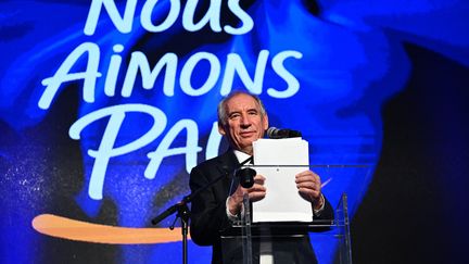 REPORTAGE. "Depuis septembre, je suis concentré sur le local" : à Pau, François Bayrou tente de conserver la mairie après son échec à Matignon